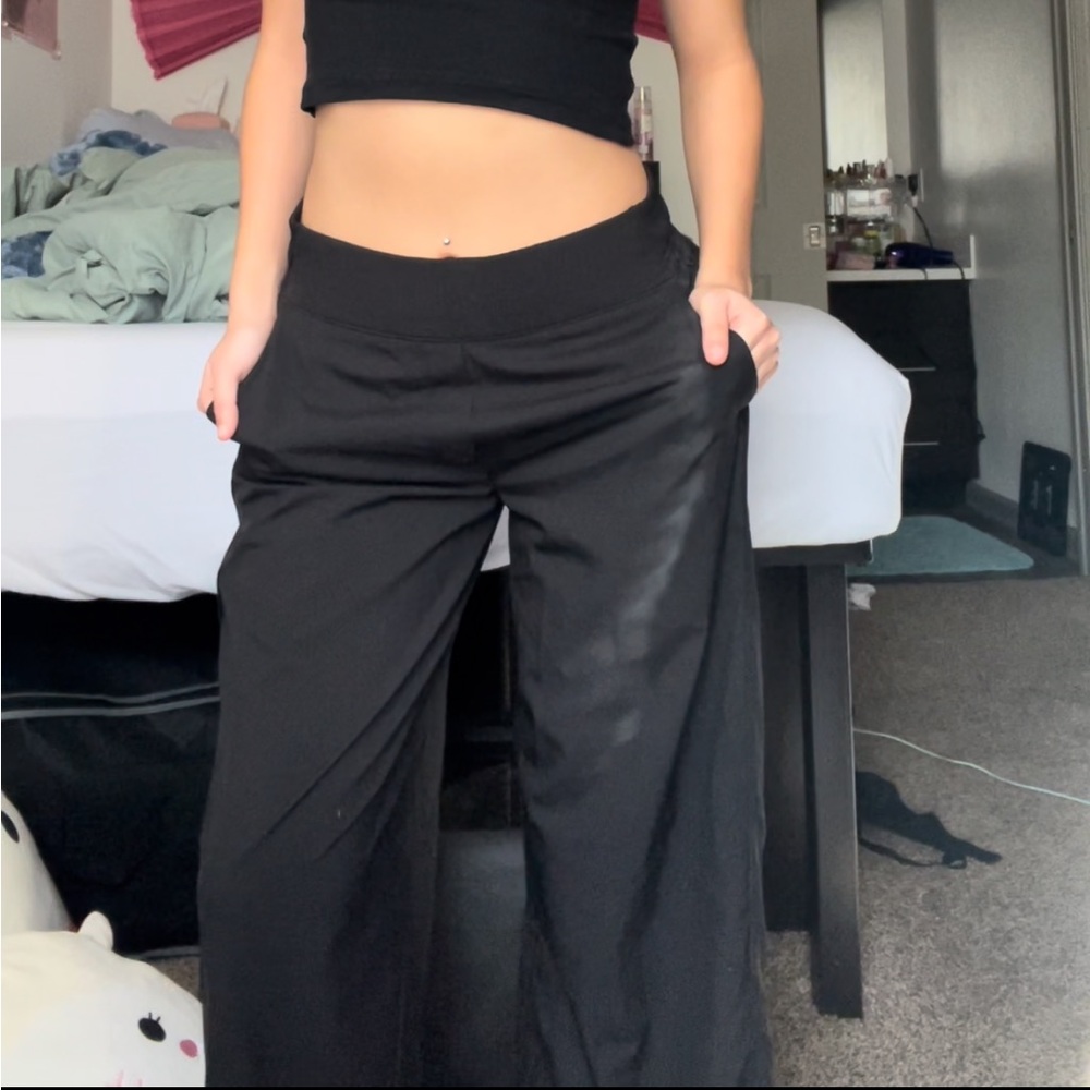 Old Navy Athletic Pants - Picture 5 of 13